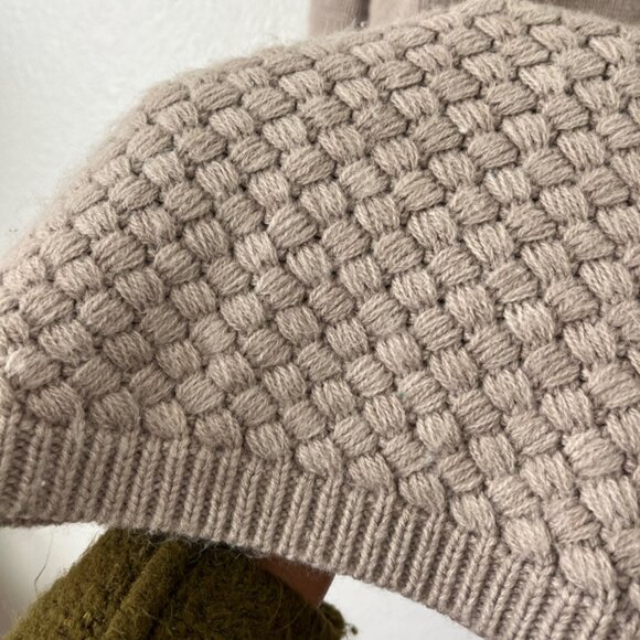 41 Hawthorn size Large Women’s sweater Knit Crochet - Picture 3 of 10